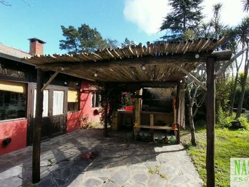 RETASADO. Chalet en Colina de los Padres,en Sierra de los Padres. Gas natural.
