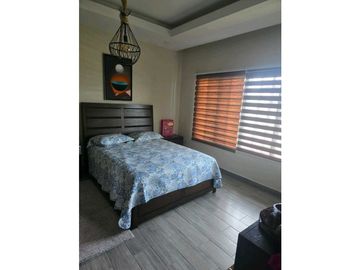 VENTA DE CASA EN BOQUETE CERCADA