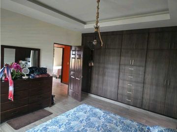 VENTA DE CASA EN BOQUETE CERCADA