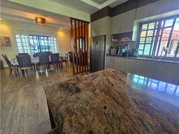 VENTA DE CASA EN BOQUETE CERCADA