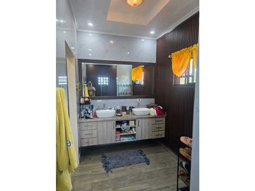 VENTA DE CASA EN BOQUETE CERCADA