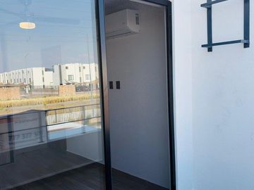 Casa en Renta Sin Amueblar con 3 Habitaciones, Alberca y Amenidades, Xochitepec