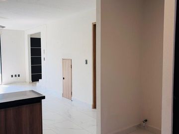 Casa en Renta Sin Amueblar con 3 Habitaciones, Alberca y Amenidades, Xochitepec