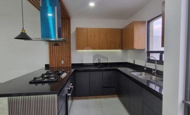 Casa en Mayorca Residencial con acabados de lujo y recámara en planta baja