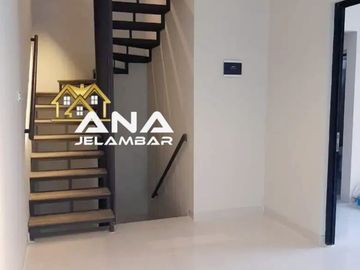 ANA RUMAH BARU HOEK LT 75M² MINIMALIS DI JELAMBAR