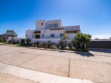 Espléndida Casa en Venta en el Rosario de Peñuelas