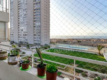 Departamento en Sector Sur: Vista al Mar y Comodidad Total a Pasos de Mall Parque Angamos