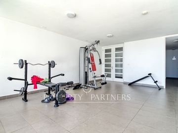 Departamento en Sector Sur: Vista al Mar y Comodidad Total a Pasos de Mall Parque Angamos