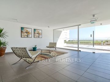 Departamento en Sector Sur: Vista al Mar y Comodidad Total a Pasos de Mall Parque Angamos