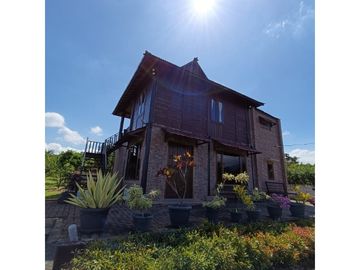 Villa Cantik Nego 2Lantai Tanah Luas Dekat Banyak Wisata Batu