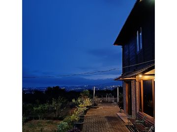 Villa Cantik Nego 2Lantai Tanah Luas Dekat Banyak Wisata Batu