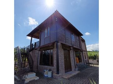 Villa Cantik Nego 2Lantai Tanah Luas Dekat Banyak Wisata Batu
