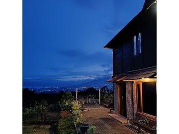 Villa Cantik Nego 2Lantai Tanah Luas Dekat Banyak Wisata Batu