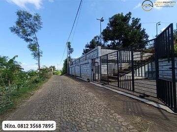 Villa Cantik Nego 2Lantai Tanah Luas Dekat Banyak Wisata Batu