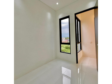 Premium Home Minimalis Modern With SmartDoor 5 Menit Ke Suhat Malang