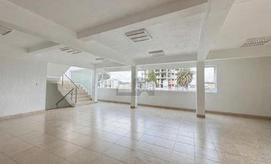 Edificio comercial a un costado Fiscalia Toluca