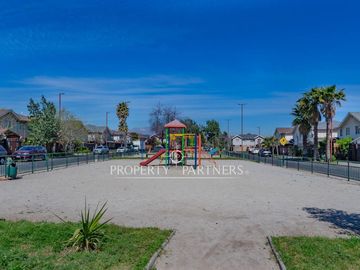 Casa Praga en Ciudad del sol. Regularizada!!