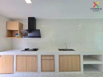 FOR SELL House K.C. Garden Home 14 BTS-On Nut CX-129786