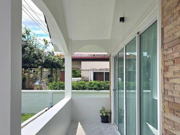 FOR SELL House K.C. Garden Home 14 BTS-On Nut CX-129786