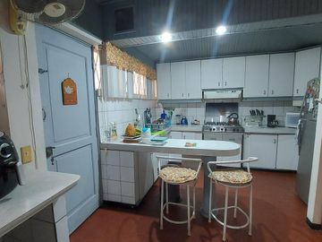 Villa de 4 dormitorios en Kennedy Nueva