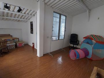 Villa de 4 dormitorios en Kennedy Nueva