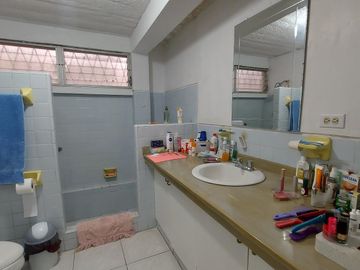 Villa de 4 dormitorios en Kennedy Nueva