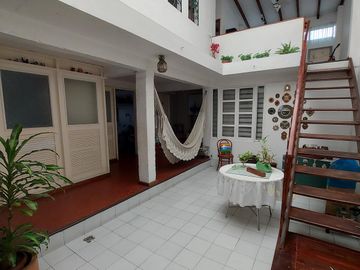 Villa de 4 dormitorios en Kennedy Nueva