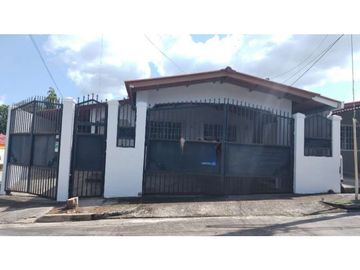 VENTA CASA EN BRISAS DEL GOLF ARRAIJAN (OF)