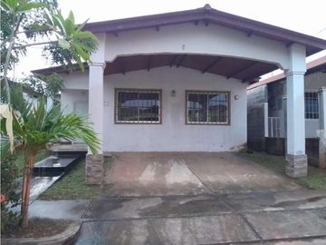 VENTA CASA BRISAS DEL GOLF EN ARRAIJAN (OF)