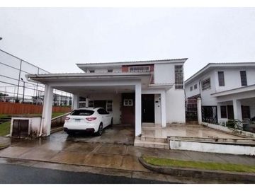 VENTA CASA PH SENDEROS EN LA CHORRERA (OF)