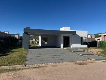 VENTA DE CASA EN Juana Koslay