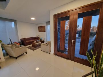 VENTA DE CASA EN Juana Koslay