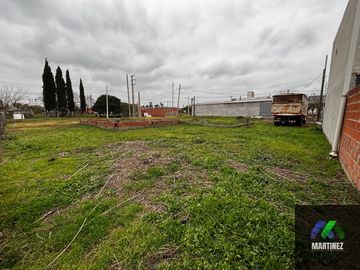 Venta-permuta. Terreno de 713m2 ubicado en Gualeguaychú