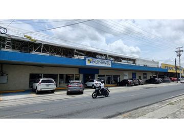 Se Vende Local en Av Santa Elena