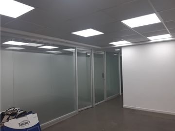 Se Vende Local en Av Santa Elena