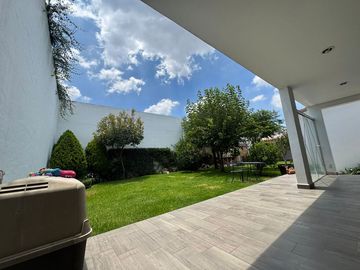 Casa Venta seminueva en Club de Golf San Carlos