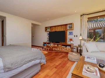 Casa estilo chileno con gran terreno y quincho en Calera de Tango