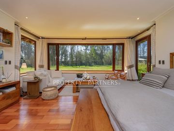 Casa estilo chileno con gran terreno y quincho en Calera de Tango