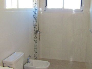 VENDO DUPLEX EN PARANA, ZONA NORTE, A 2 CUADRAS DE AVENIDA URANGA.