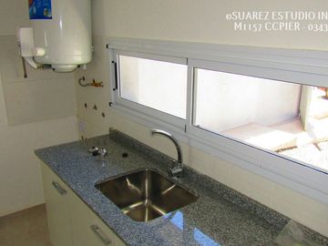 VENDO DUPLEX EN PARANA, ZONA NORTE, A 2 CUADRAS DE AVENIDA URANGA.