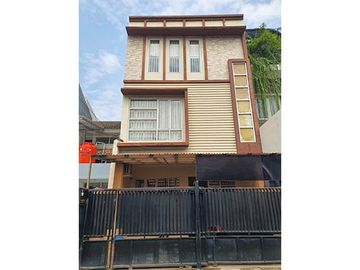 Rumah Janur Kuning, jalan lebar, favorit Kelapa Gading
