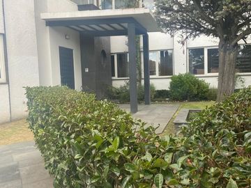 Casa en venta/renta  en Club de Golf Los Encinos