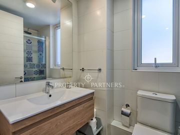 Hermoso Depto primer piso con Patio privado. Venta en Ñuñoa, posibilidad de Novación