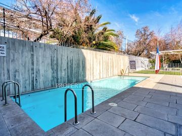 Hermoso Depto primer piso con Patio privado. Venta en Ñuñoa, posibilidad de Novación