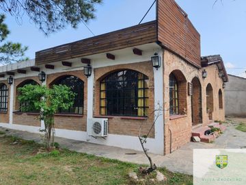 Venta de Importante esquina comercial en Villa Cura Brochero N002CB