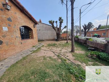 Venta de Importante esquina comercial en Villa Cura Brochero N002CB