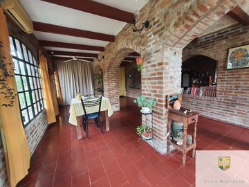 Venta de Importante esquina comercial en Villa Cura Brochero N002CB