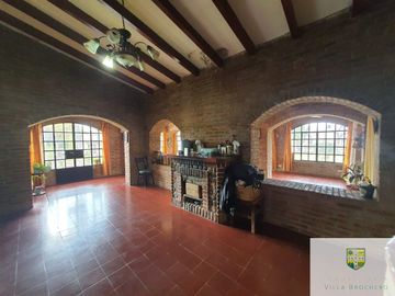 Venta de Importante esquina comercial en Villa Cura Brochero N002CB