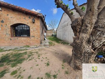 Venta de Importante esquina comercial en Villa Cura Brochero N002CB