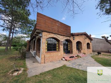 Venta de Importante esquina comercial en Villa Cura Brochero N002CB